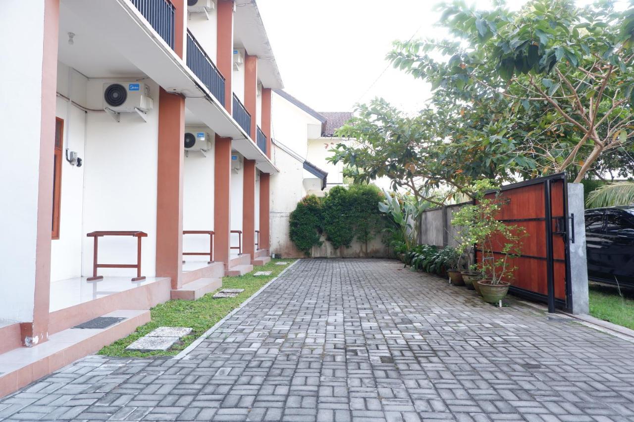 Reddoorz At Bale Eja Syariah Senggigi Montongbuwoh Exterior foto