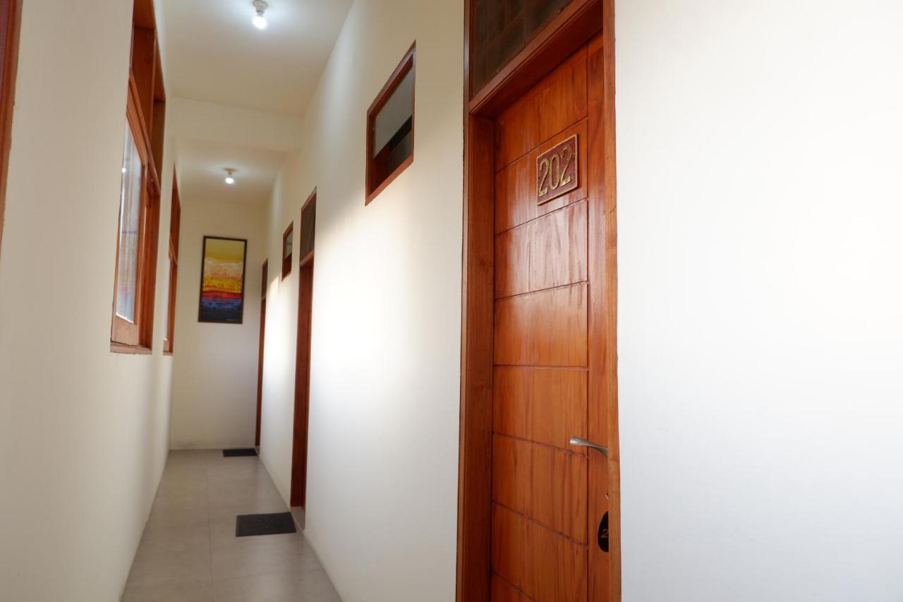 Reddoorz At Bale Eja Syariah Senggigi Montongbuwoh Exterior foto