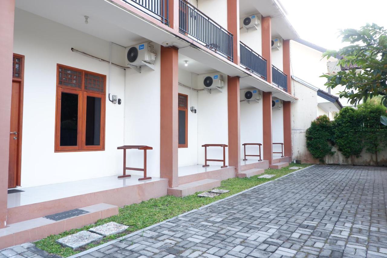 Reddoorz At Bale Eja Syariah Senggigi Montongbuwoh Exterior foto