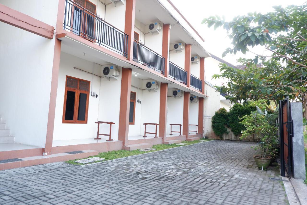 Reddoorz At Bale Eja Syariah Senggigi Montongbuwoh Exterior foto